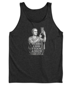 I Came I Saw I Took a Selfie funny Julius Caesar taking selfie with iPhone design on dark heather tank top
