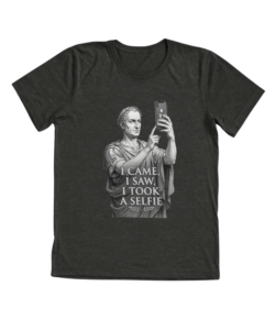 I Came I Saw I Took a Selfie funny Julius Caesar taking selfie with iPhone design on dark heather triblend t-shirt