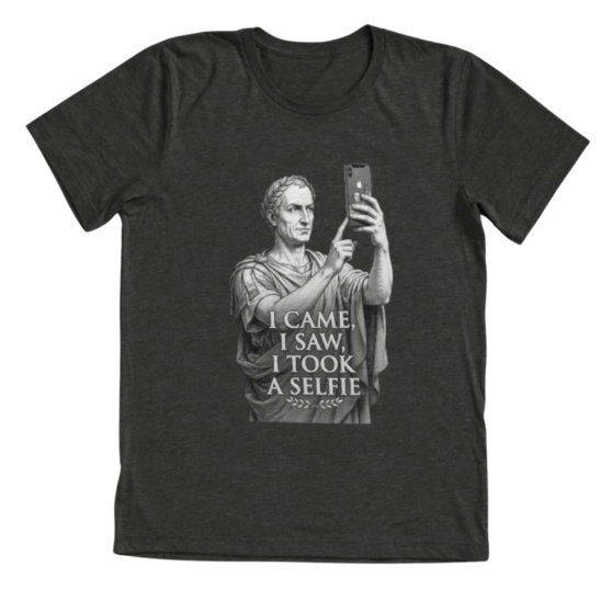 I Came I Saw I Took a Selfie funny Julius Caesar taking selfie with iPhone design on dark heather triblend t-shirt